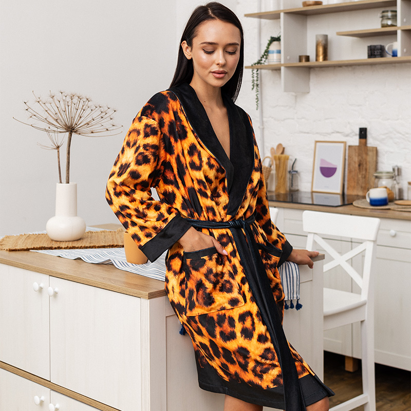 Жіночий халат Leopard